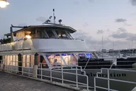 Miami NYE Yacht Party with Dinner and Fireworks thumbnail 1