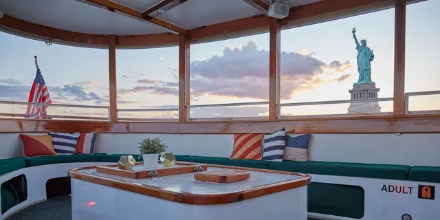 New York City Sunset Yacht Cruise - Image 3