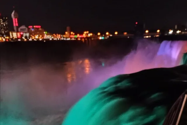 Niagara Falls Fireworks and Lights Boat Tour - Image 6