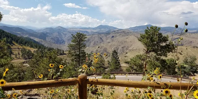 Denver Red Rocks and Foothills Tour - Image 3