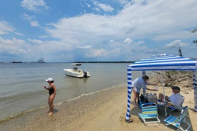 Charleston Private Boat Ride and Beach Excursion - Image 5