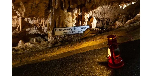 San Antonio Lantern Tour at Natural Bridge Caverns - Image 4