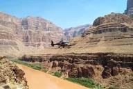 Las Vegas Grand Canyon Helicopter Tour in Spanish thumbnail 4