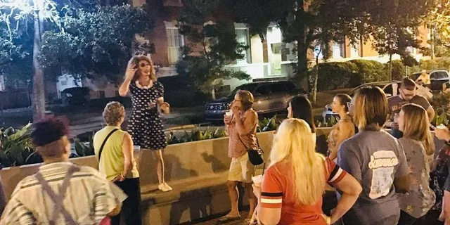 Savannah Drag Queen Pub Crawl - Image 2
