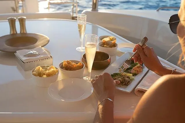 Oahu Yacht Sunset Cruise - Image 4