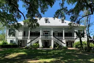 New Orleans Airboat and Plantations Tour with Lunch thumbnail 1