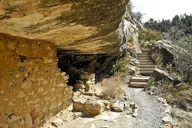 Phoenix Meteor Crater and Walnut Canyon Private Tour thumbnail 6