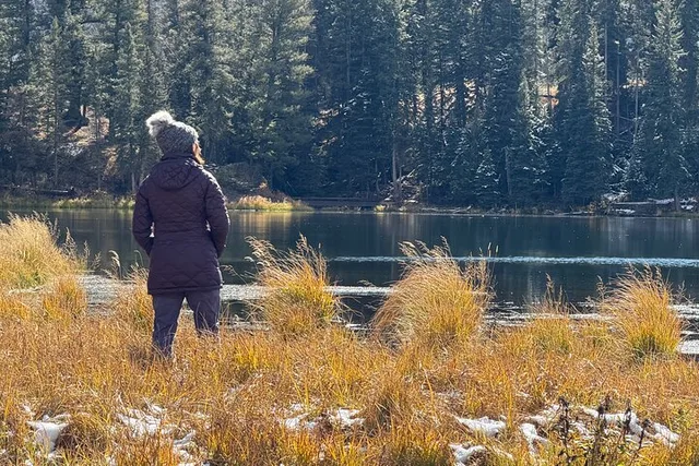 Yellowstone Winter Wildlife and Snowshoe Tour - Image 6