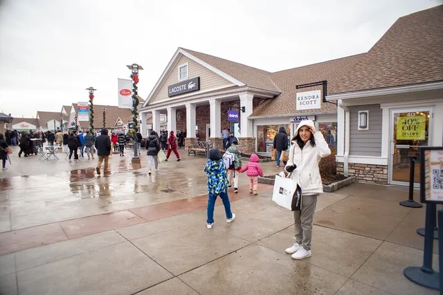 New York City Shopping Tour to Woodbury Common - Image 5