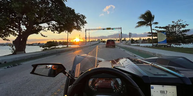 Miami Slingshot Rental 1 hr - Image 6