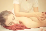 Waikiki Beach Massage 60min thumbnail 1