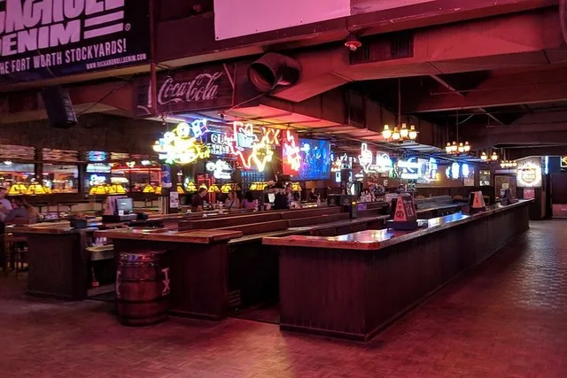 Fort Worth Honky Tonk Dinner and Photo Experience - Image 3
