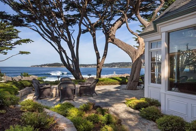 Monterey & Carmel Private Tour in Luxury Vehicle - Image 4