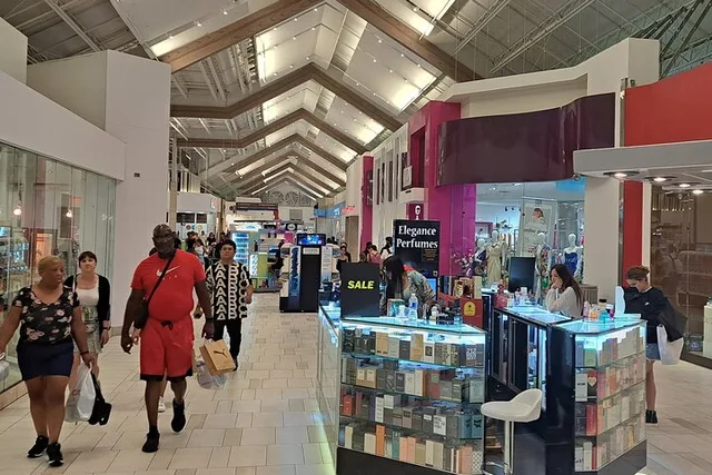 Miami Sawgrass Mall Outlet Shopping Tour - Image 2