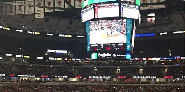 Chicago Sports Game Ticket Experience - Image 5
