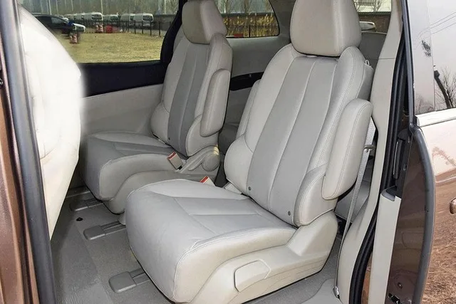 Los Angeles Airport Chauffeur Service - Image 5