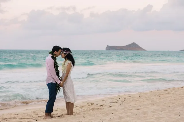 Hawaii Beach Photography Session - Image 2