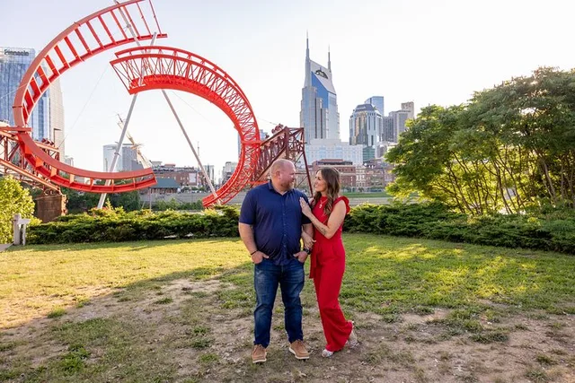 Nashville Riverfront Couples Photoshoot - Image 6