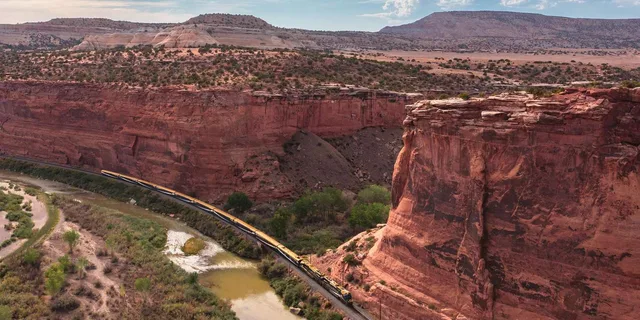Moab to Denver Rocky Mountaineer Train 2-Day Journey - Image 5