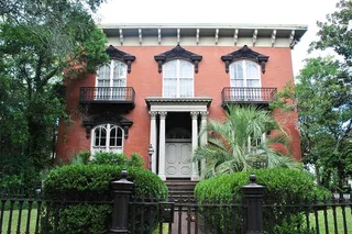 Savannah Walking Tour of Midnight in the Garden of Good and Evil