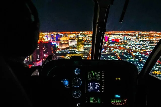 Las Vegas Night Flight and Dinner Experience - Image 5