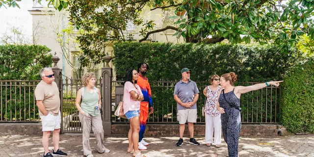 New Orleans Garden District Food and History Tour - Image 6