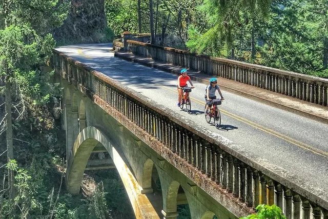 Portland Hike and Bike Tour to Columbia River Gorge Waterfalls - Image 4