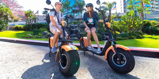 San Diego Scooter Tour: Harbor and Gaslamp Quarter 1 Hr - Image 2