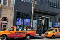 Los Angeles Hollywood and Beverly Hills Open-Top Bus Tour thumbnail 1