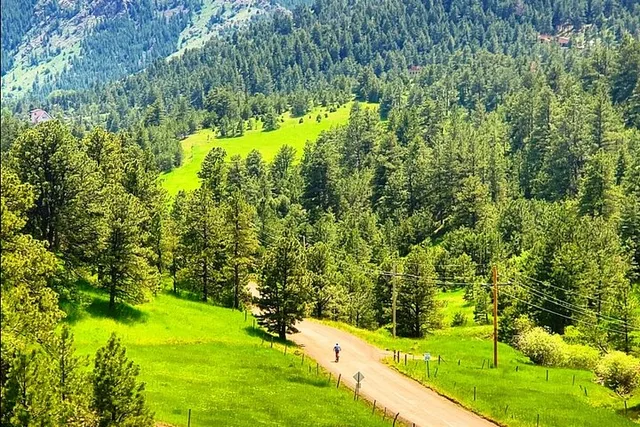 Golden E-Bike Tour to Red Rocks - Image 2