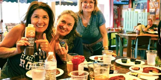 Nashville Food and Sightseeing Walking Tour - Image 1