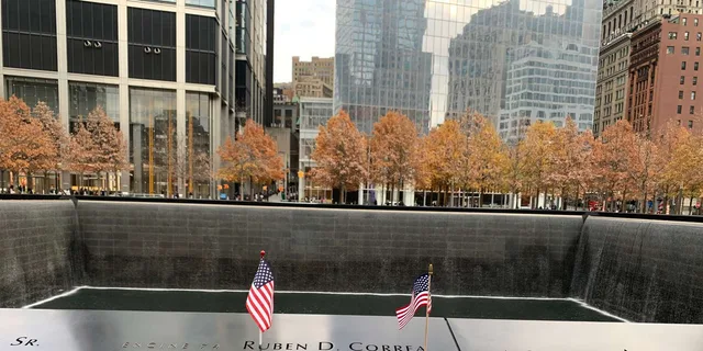 New York City 9/11 Memorial and Financial District Walking Tour - Image 2