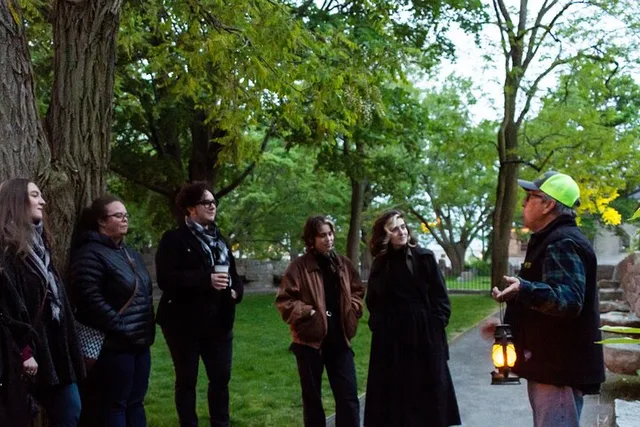 Salem Ghost Tour Night Walk 75 min - Image 3