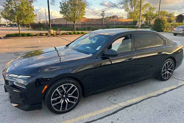Chicago Private Sedan Transfer - Image 3