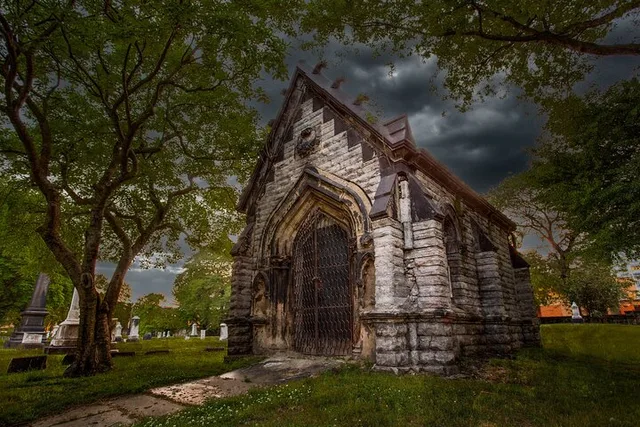 Cleveland Ghost Tour on Prospect - Image 2