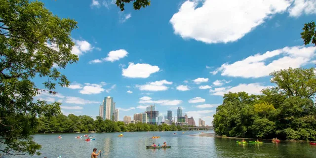 Austin Kayak Rental on Lady Bird Lake - Image 4