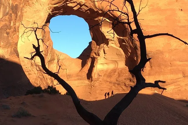 Monument Valley Backcountry Tour - Image 2