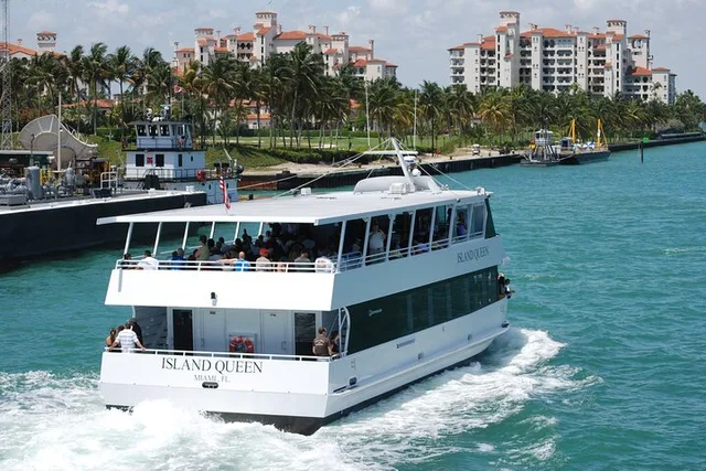 Miami City and Biscayne Bay Tour with Dolphin Mall - Image 5