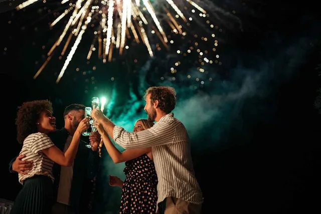 Waikiki Fireworks Cruise with E Sea Diver 2 hr - Image 3