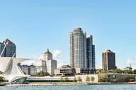 Milwaukee Walking Tour with Art Museum Visit thumbnail 6