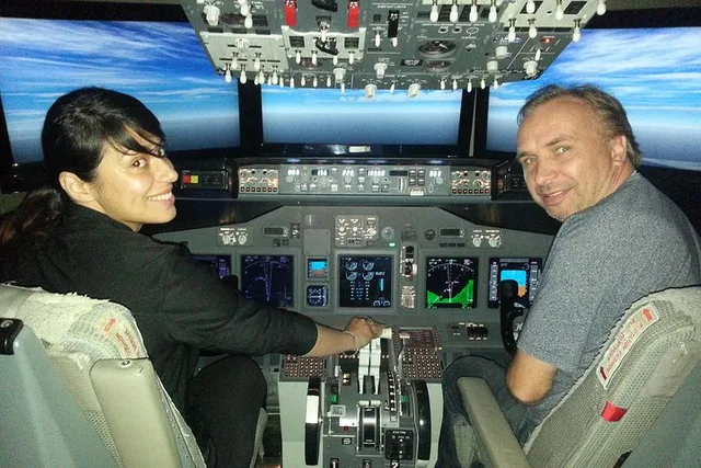 Boeing 737 Flight Simulator Experience - Image 1