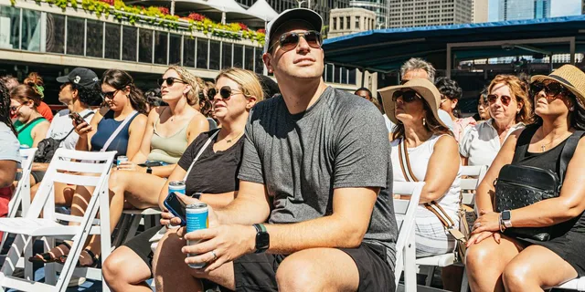 Chicago River Architecture Cruise 90 Min - Image 5