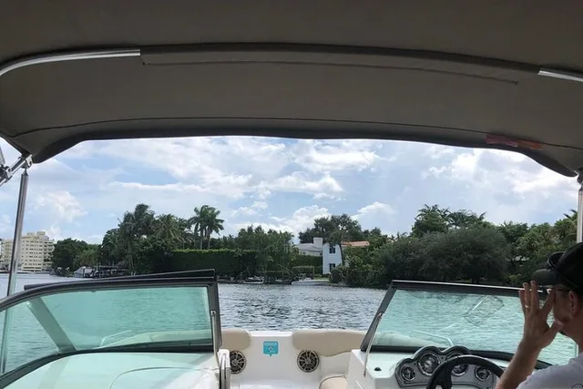 Miami Speedboat Tour of Star Island - Image 6