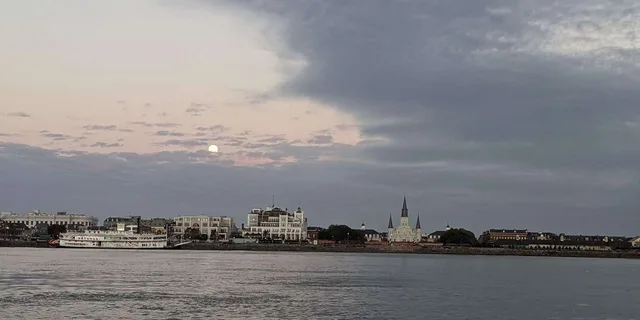 New Orleans Walking History Tour of the Mississippi River - Image 1