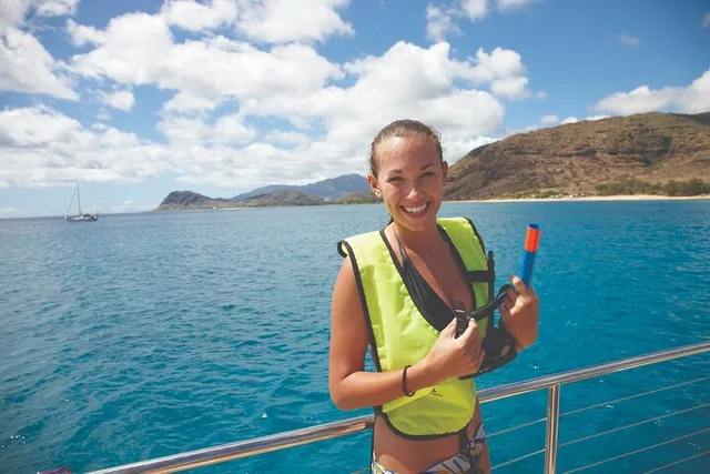 Waianae Dolphin Watch and Snorkel Sail with Lunch - Image 3