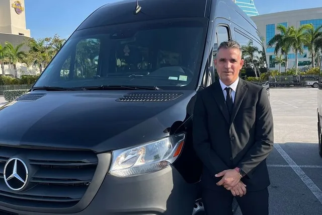 Miami Shuttle Service to Port of Miami - Image 3