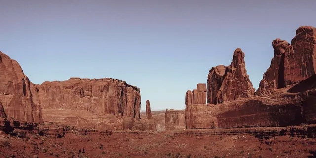 Moab Arches National Park Sunset Van Tour - Image 2