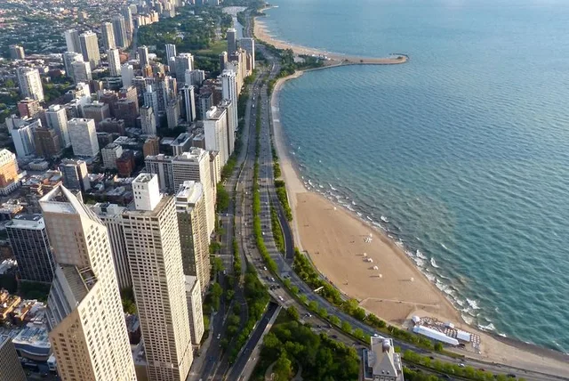 Chicago Gold Coast Self-Guided Audio Walk - Image 1