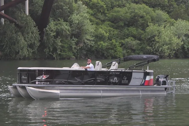 Austin Scenic Water Taxi Tour to Ski Shores - Image 3