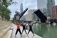 Chicago River Yoga Walk Tour 90 min thumbnail 2